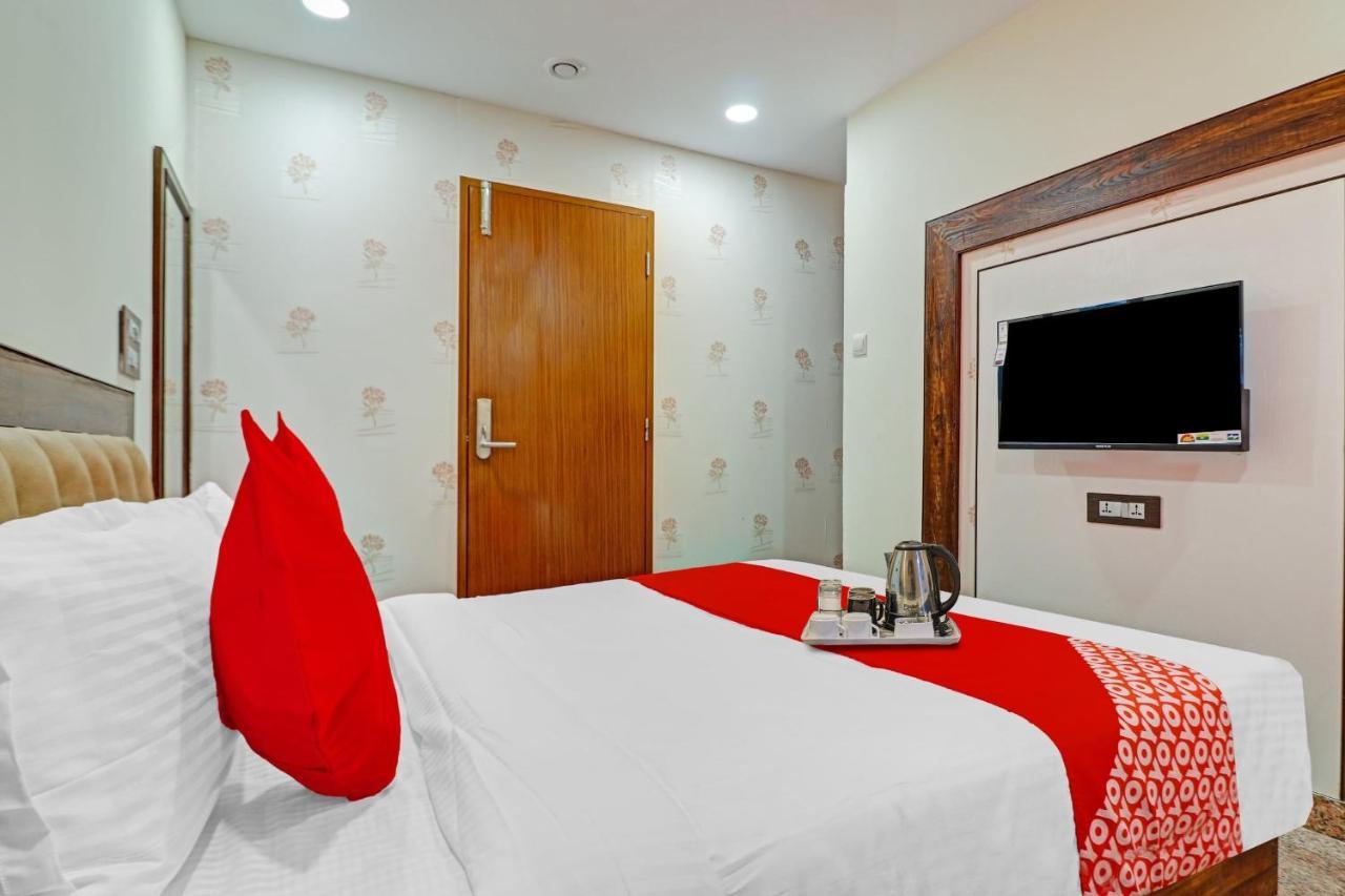 Heavens Inn Near Rasoolpura Metro Station Hyderabad Eksteriør bilde