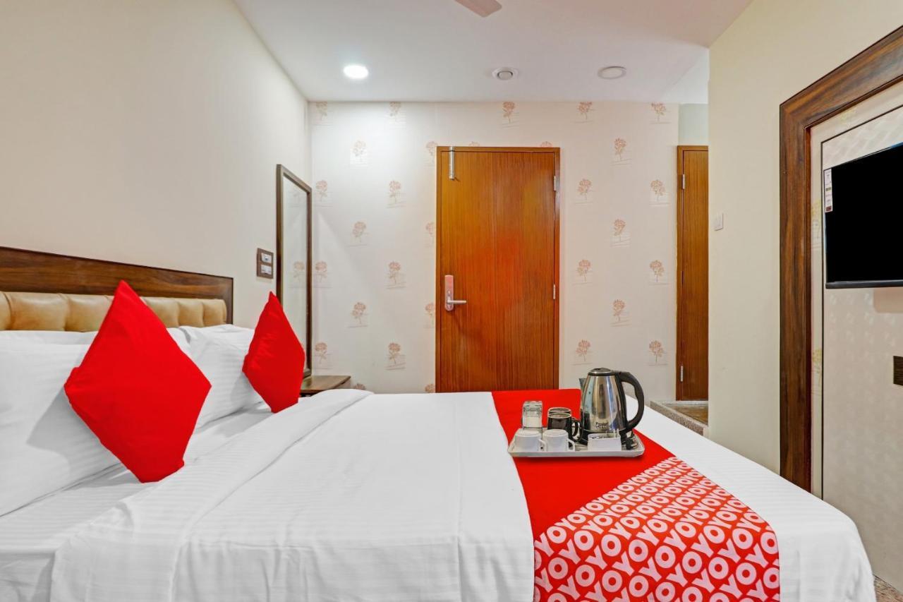 Heavens Inn Near Rasoolpura Metro Station Hyderabad Eksteriør bilde