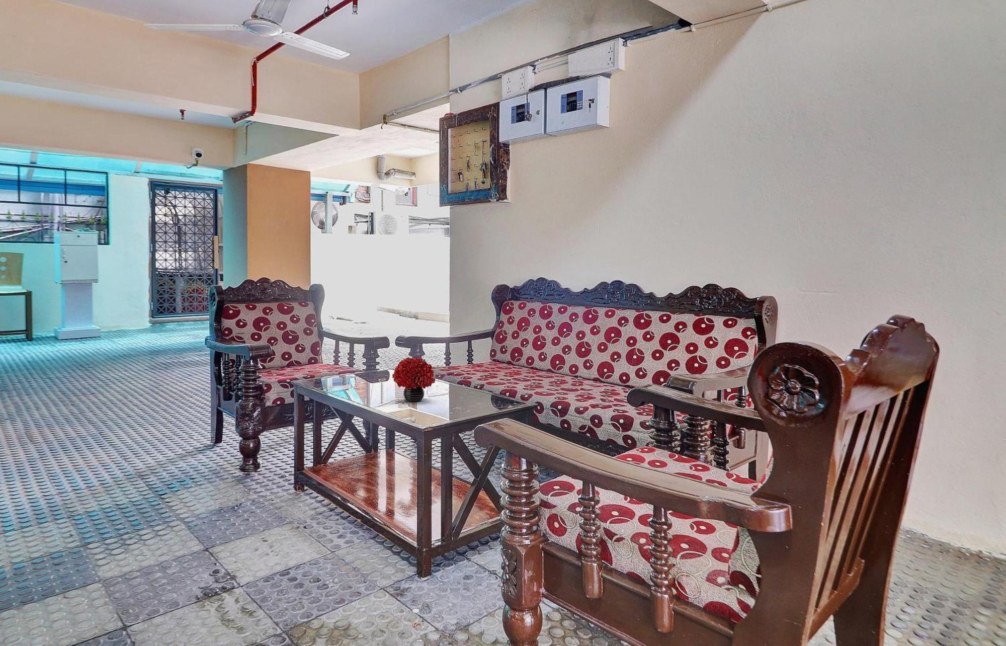 Heavens Inn Near Rasoolpura Metro Station Hyderabad Eksteriør bilde