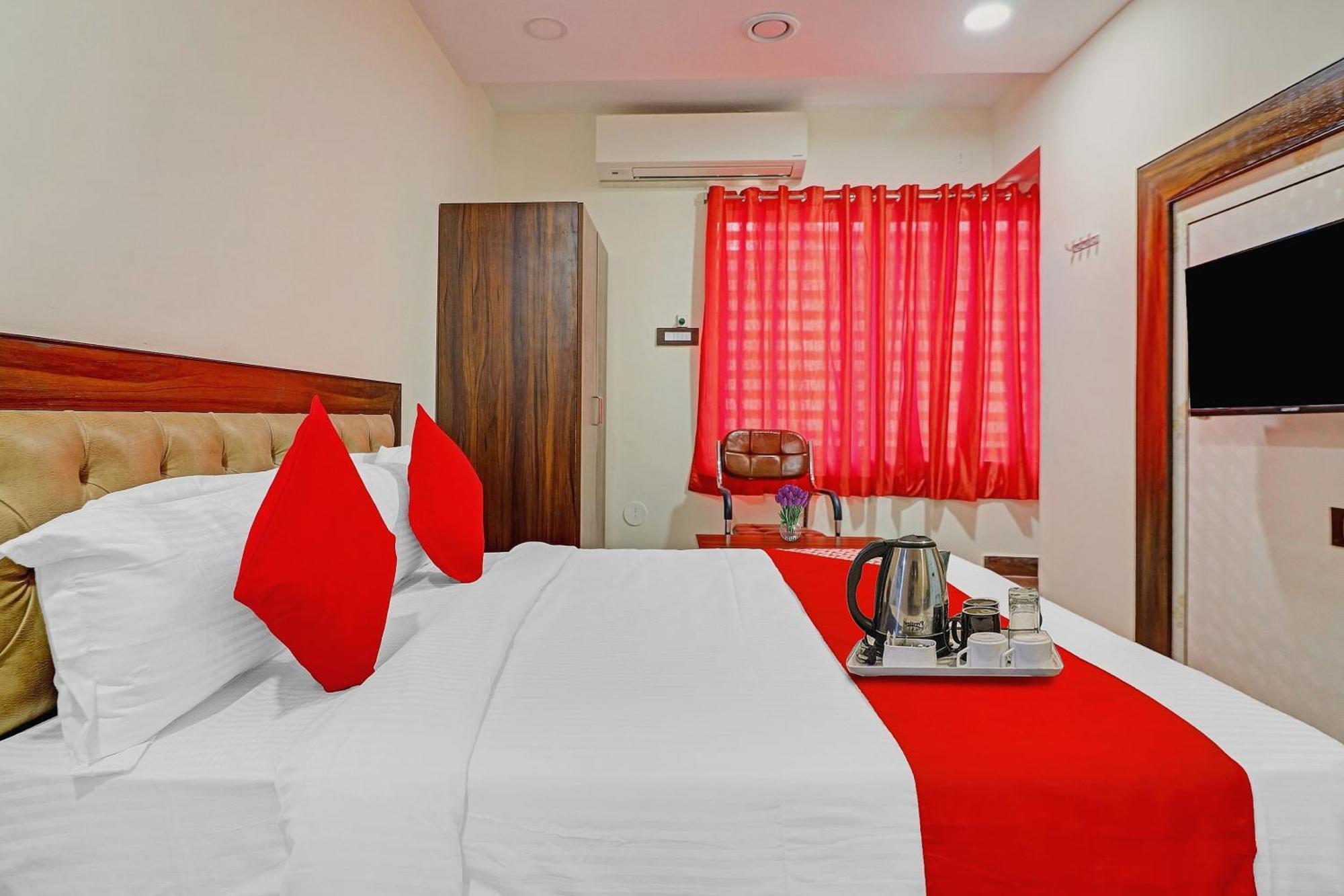 Heavens Inn Near Rasoolpura Metro Station Hyderabad Eksteriør bilde