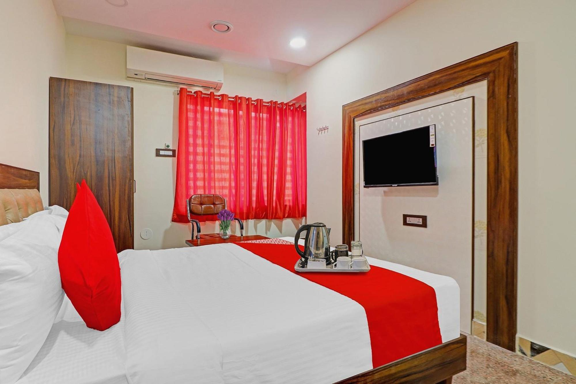 Heavens Inn Near Rasoolpura Metro Station Hyderabad Eksteriør bilde