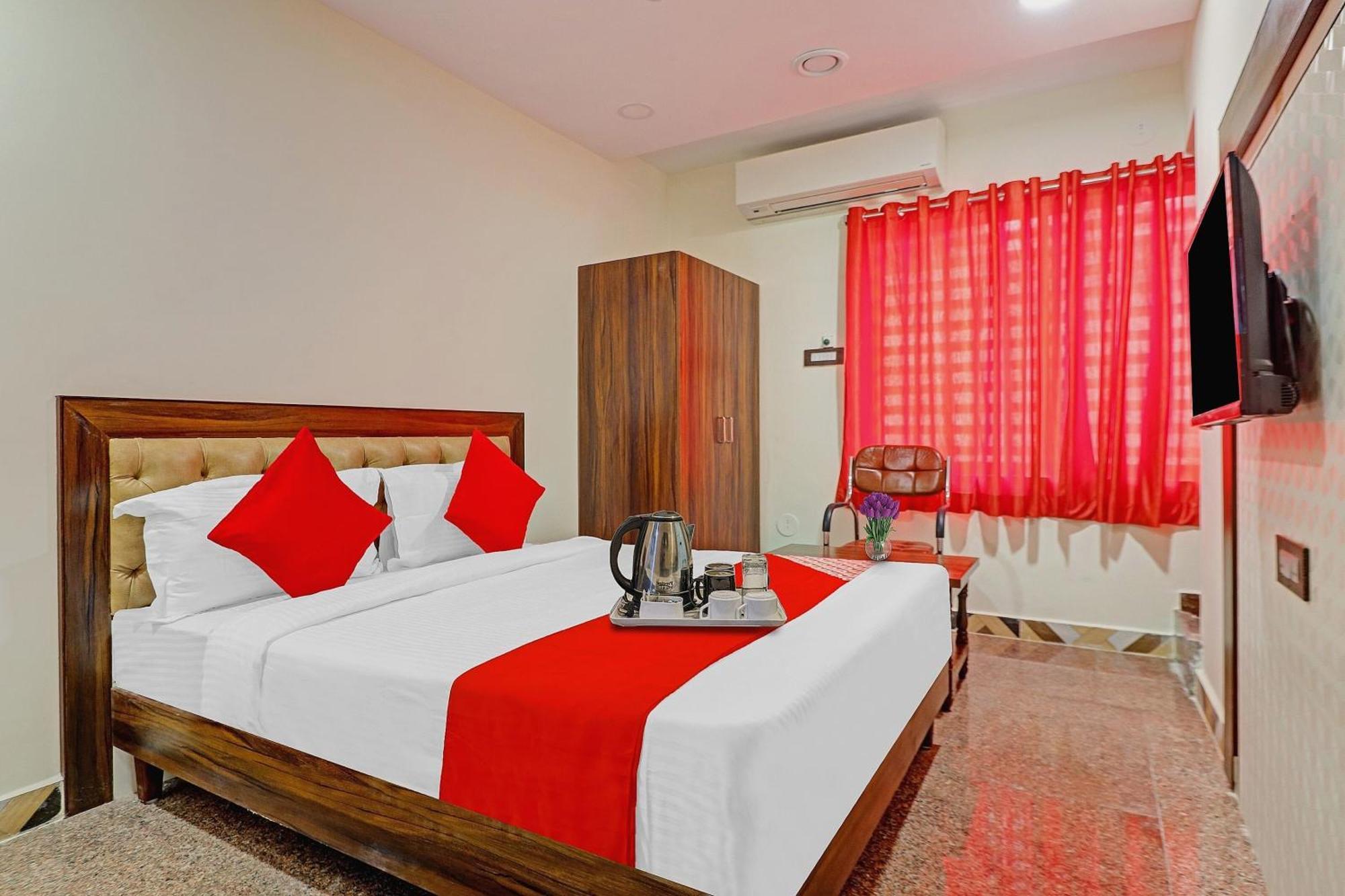 Heavens Inn Near Rasoolpura Metro Station Hyderabad Eksteriør bilde